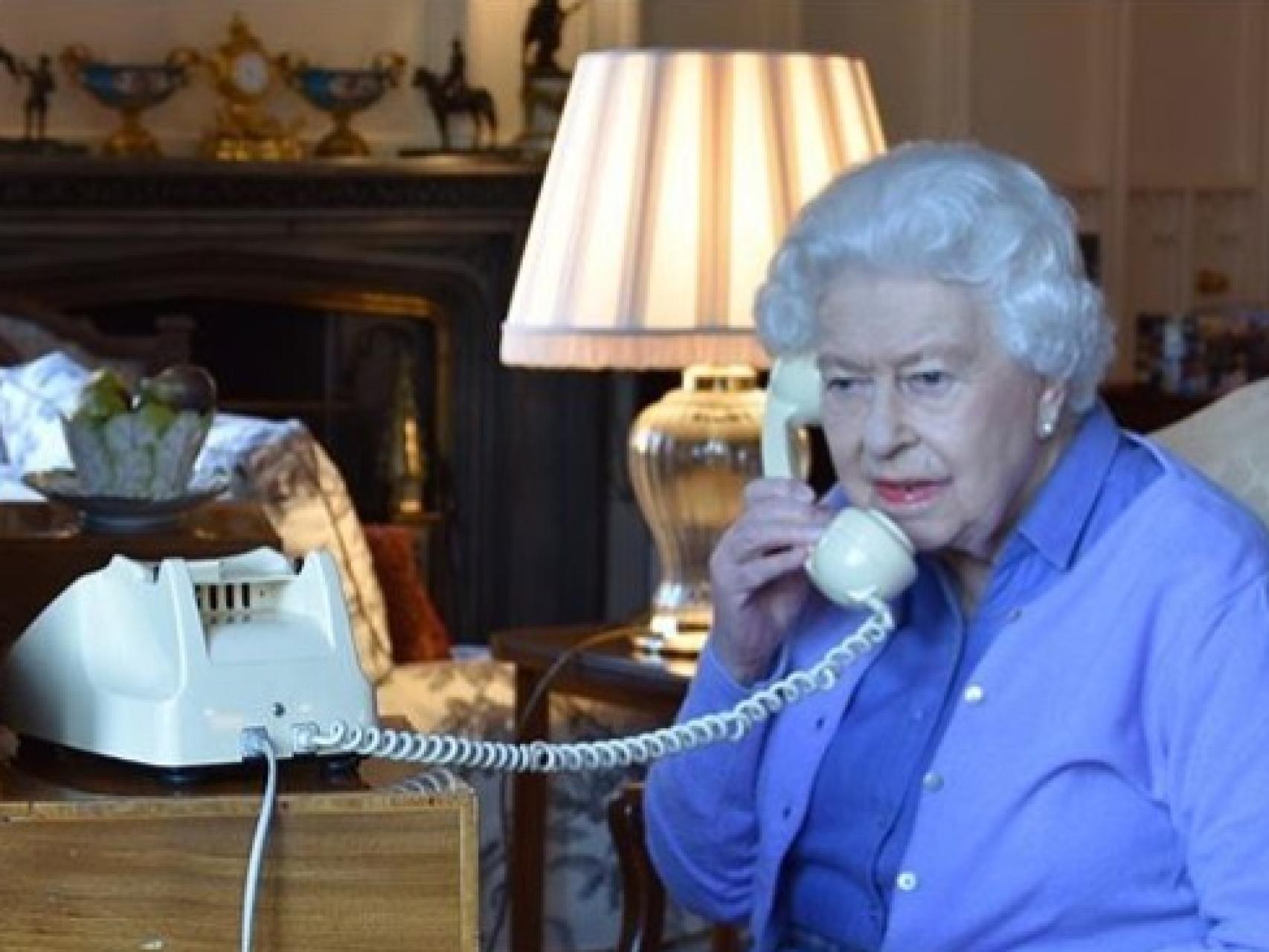 El coronavirus cerca a Isabel II, confinada en Windsor: su hijo y el primer ministro, infectados