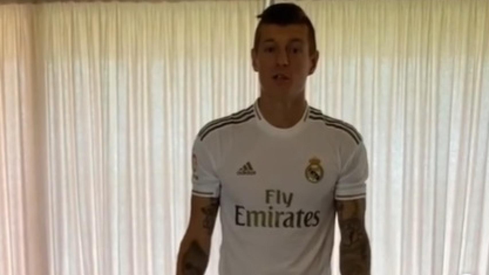 Toni Kroos, durante un desafío en Instagram