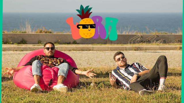 Imagen del dúo LORA