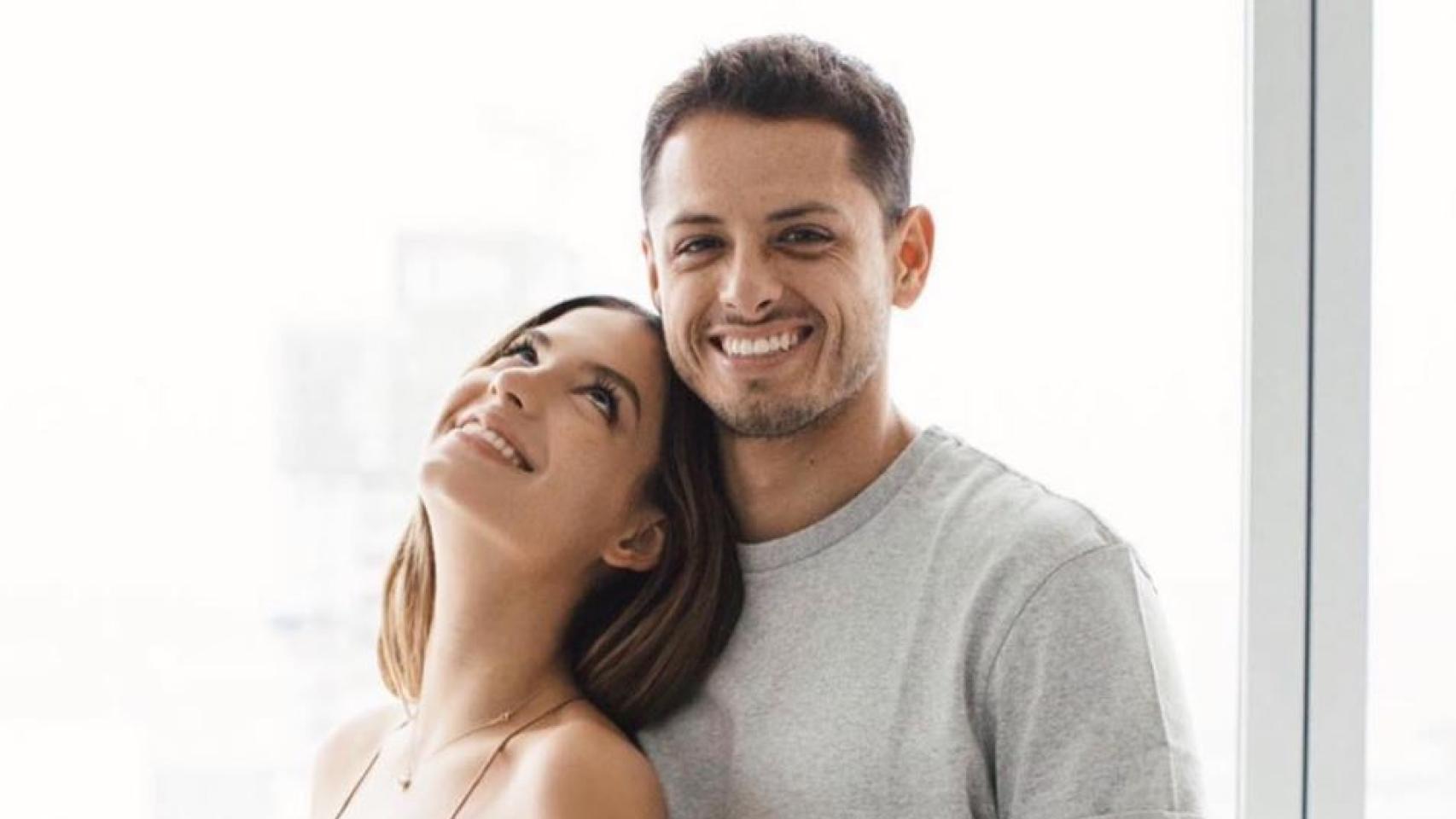 Sarah Kohan y Javier Chicharito Hernández en una imagen de sus redes sociales.