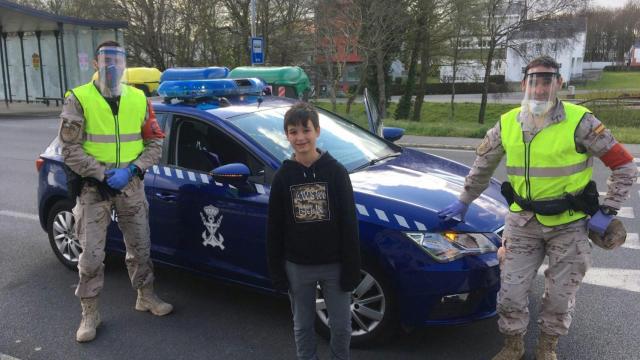 Álex Romero, el joven que ha fabricado máscaras con su impresora 3D.