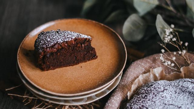 Bizcocho de chocolate sin harina con solo dos ingredientes