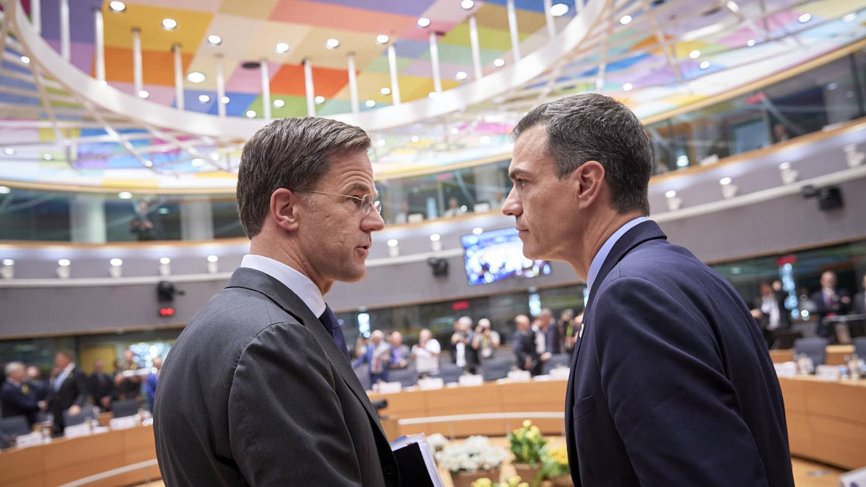 Mark Rutte y Pedro Sánchez, durante una cumbre de la Unión Europea