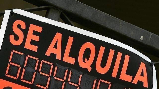 Cartel de alquiler en una imagen de archivo.