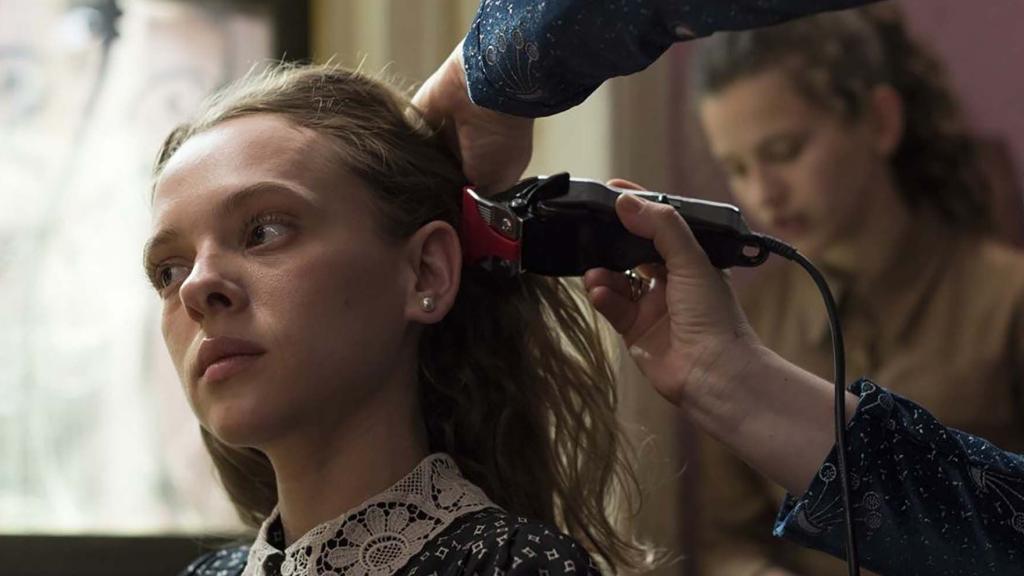 Fotograma de uno de los momentos cumbres de Unorthodox.