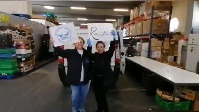 El Banco de Alimentos de A Coruña resiste al coronavirus en equipo y a base de baile