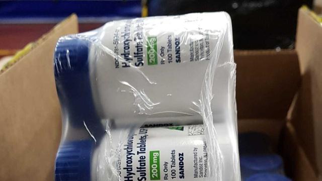 Dos botecitos de hidroxicloroquina.