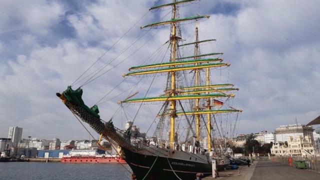 El buque escuela es el Alexander von Humboldt II en una imagen de archivo