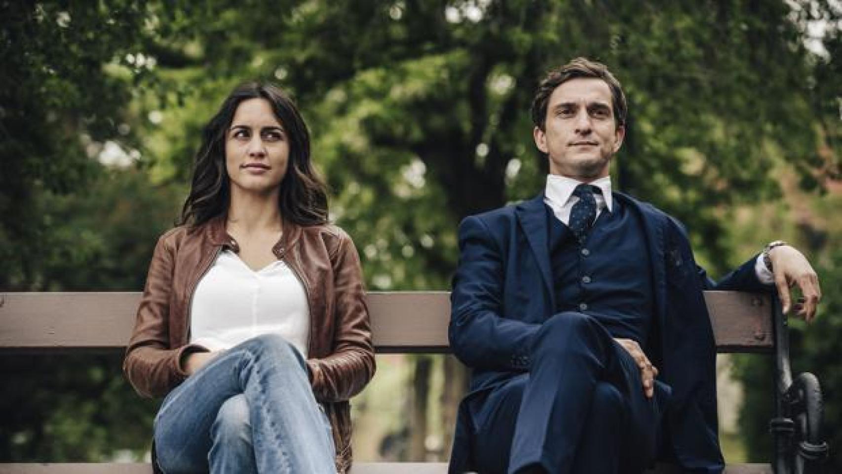 Megan Montaner y Alessandro Tiberi en 'Lejos de ti'