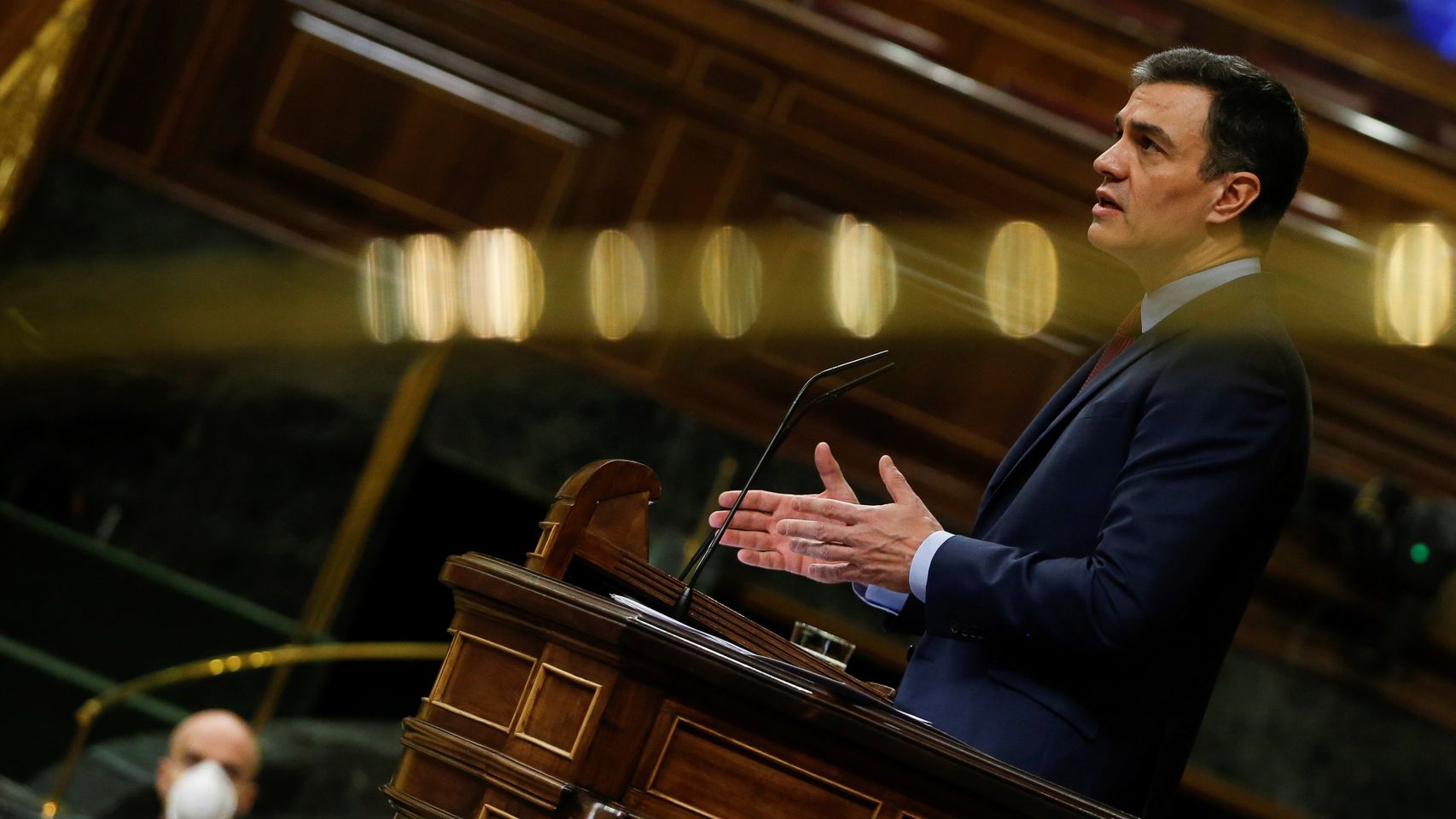 Pedro Sánchez se dirige al Congreso en el pleno para la segunda prórroga del estado de alarma.