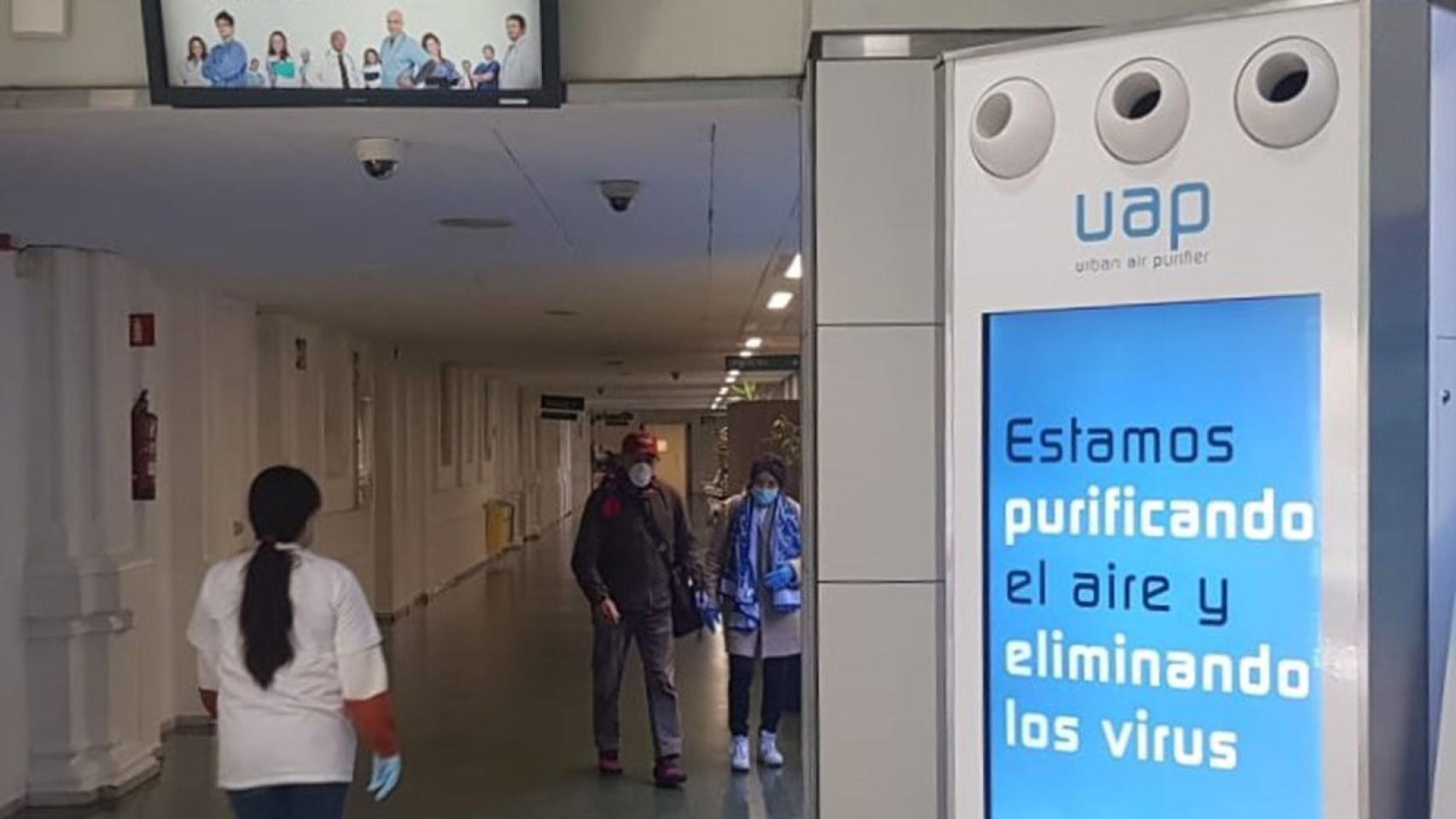 Uno de los dispositivos purificadores del Urban Air Purifier en el Hospital Clinic de Barcelona.