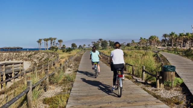 Las rutas en bicicleta más sorprendentes de España