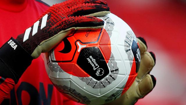 El balón de la Premier League en las manos de David de Gea