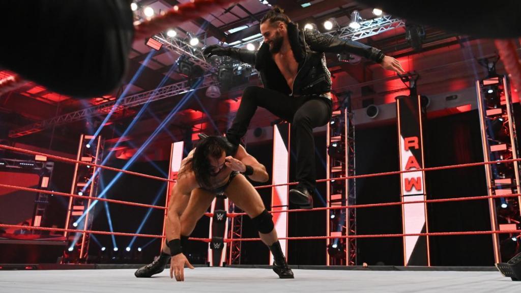 Seth Rollins contra Drew McIntyre en el Raw