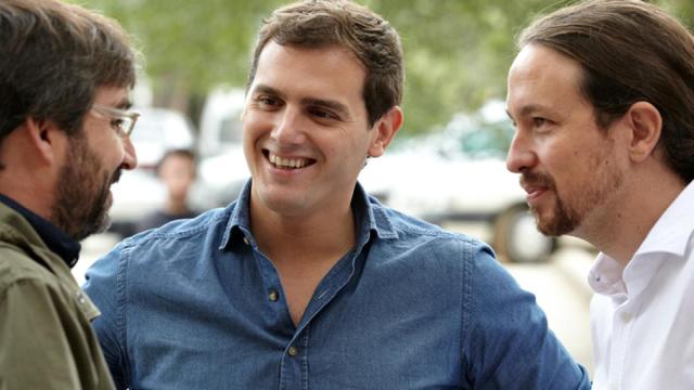 Jordi Évole junto a Albert Rivera y Pablo Iglesias en 'Salvados'