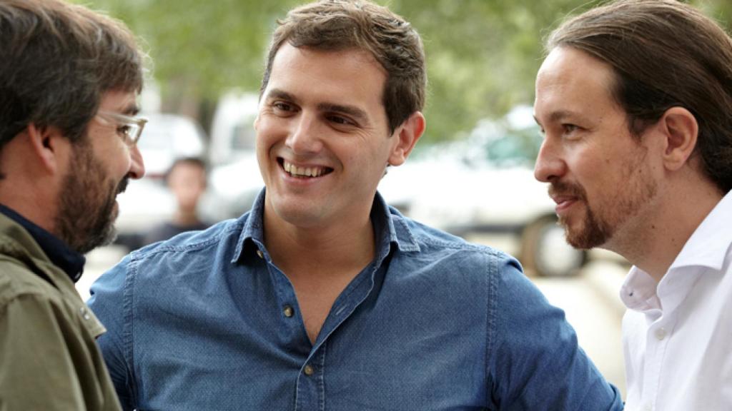 Jordi Évole junto a Albert Rivera y Pablo Iglesias en 'Salvados'