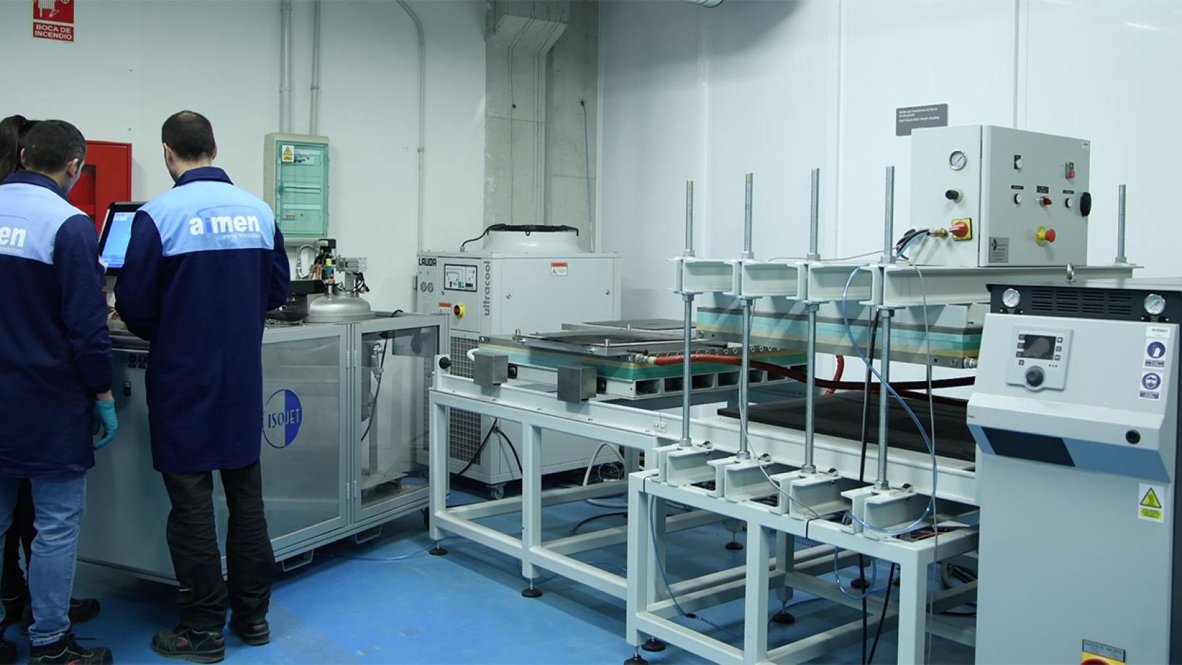 Celda Automated Tape Laying para fabricación aditiva de composites termoestables, termoplásticos y fibra seca.
