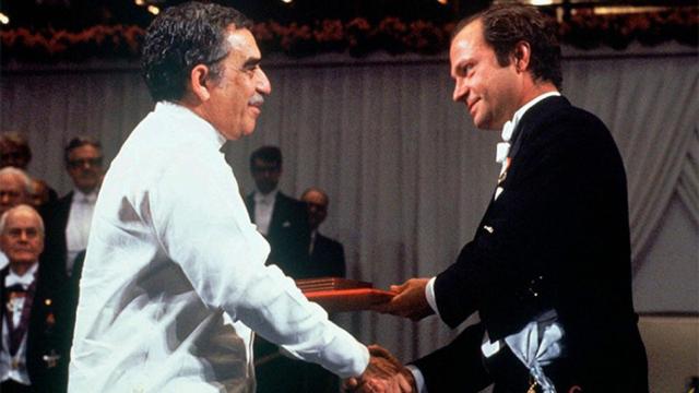 Gabriel García Márquez recoge el Premio Nobel de Literatura en 1982