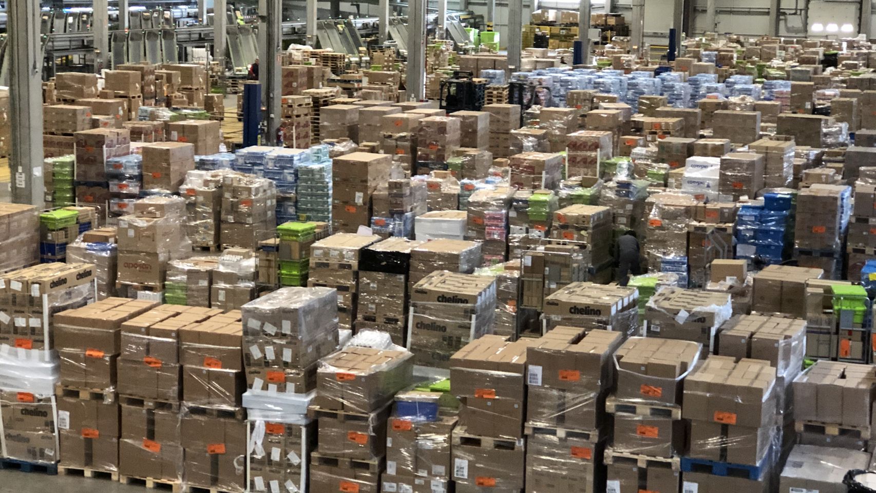 Cofares distribuirá hasta 180 millones de mascarillas en las farmacias españolas