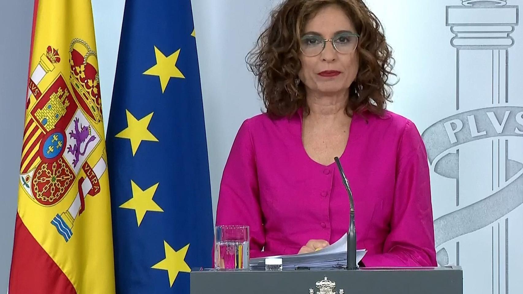 La ministra portavoz, María Jesús Montero, en la rueda de prensa posterior al Consejo de Ministros.