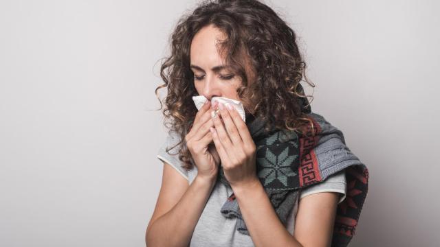 Mocos en amarillo, verde o marrón ¿Qué significa el color?