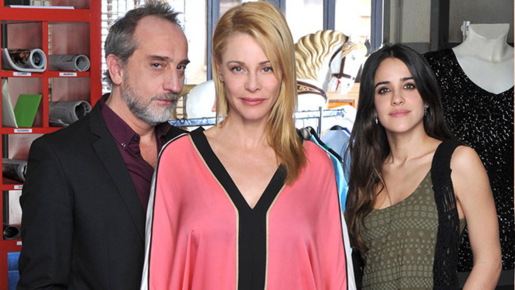 Gonzalo de Castro, Belén Rueda y Macarena García (Telecinco)