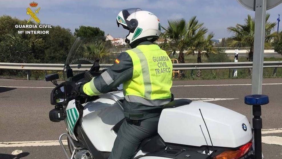 Un agente de la Guardia Civil de Tráfico. Imagen de recurso