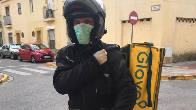 Álvaro, rider de Glovo en Sevilla.