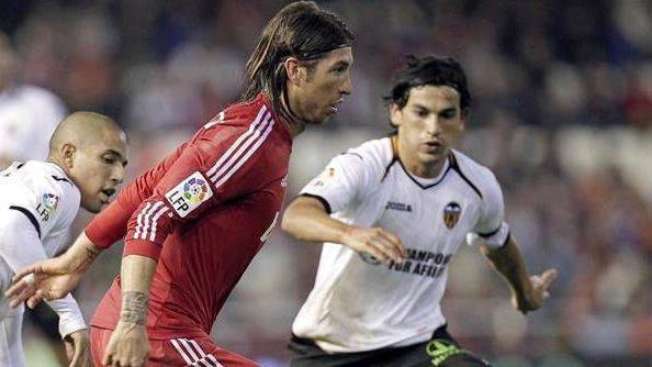 Tino Costa durante un partido contra el Real Madrid en 2011