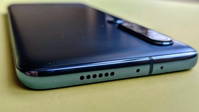 Limpia los altavoces de tu Xiaomi