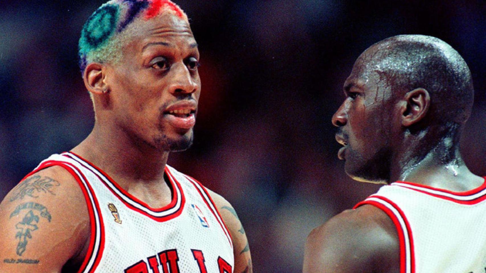 Dennis Rodman y Michael Jordan, en un partido de los Chicago Bulls