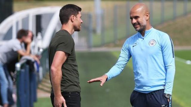 Xabi Alonso visitó a Pep Guardiola en el Manchester City