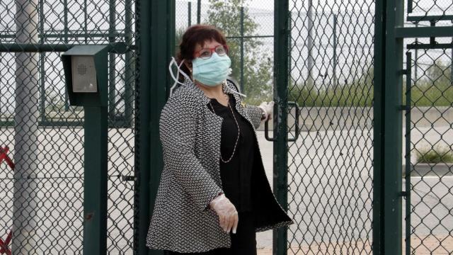 La 'exconsellera' Dolors Bassa abandonando la prisión este lunes.