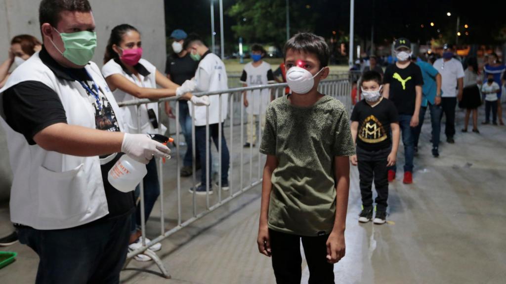 Controles al público en la velada de Nicaragua