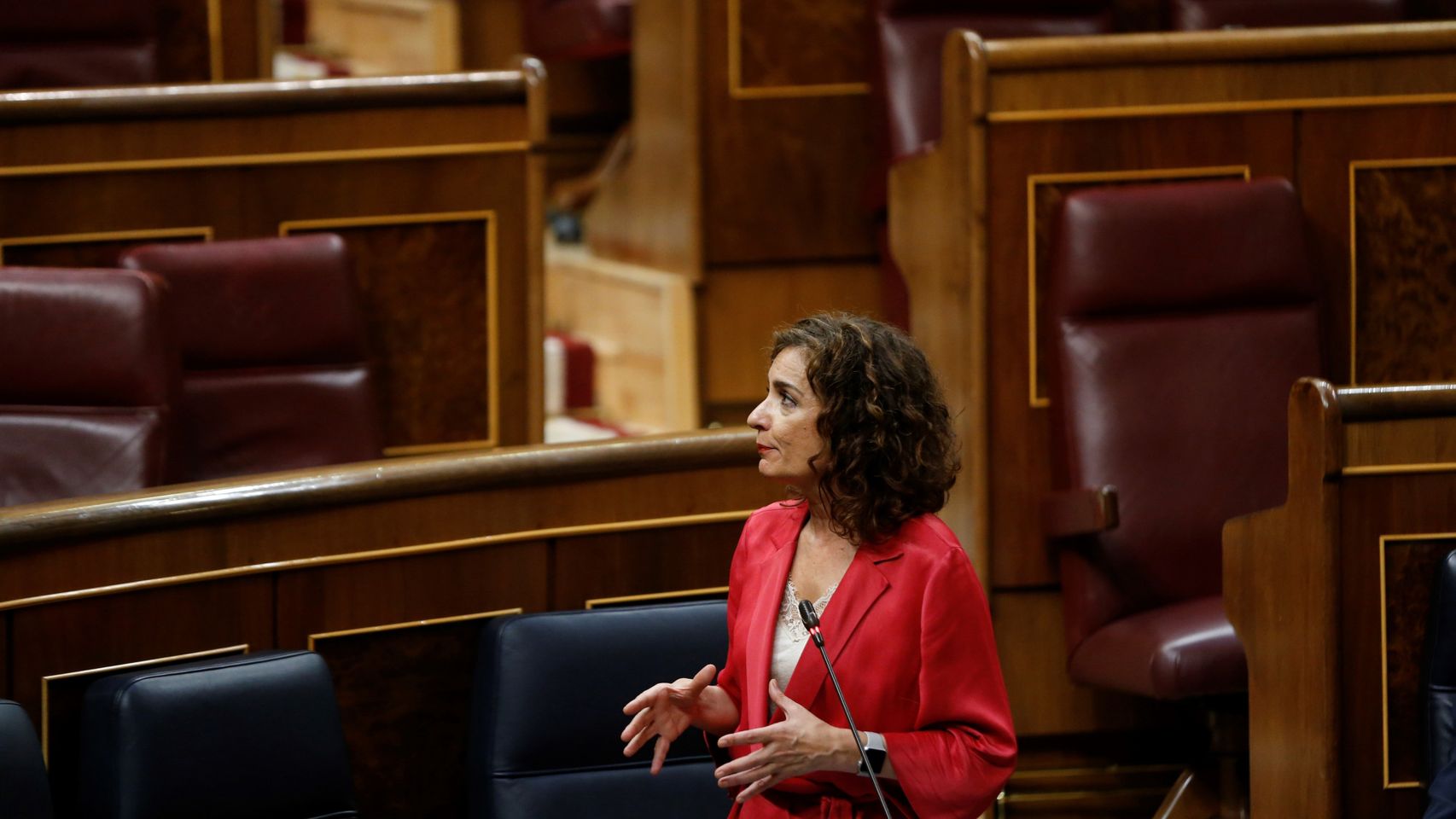 María Jesús Montero, durante la sesión de control en el Congreso.