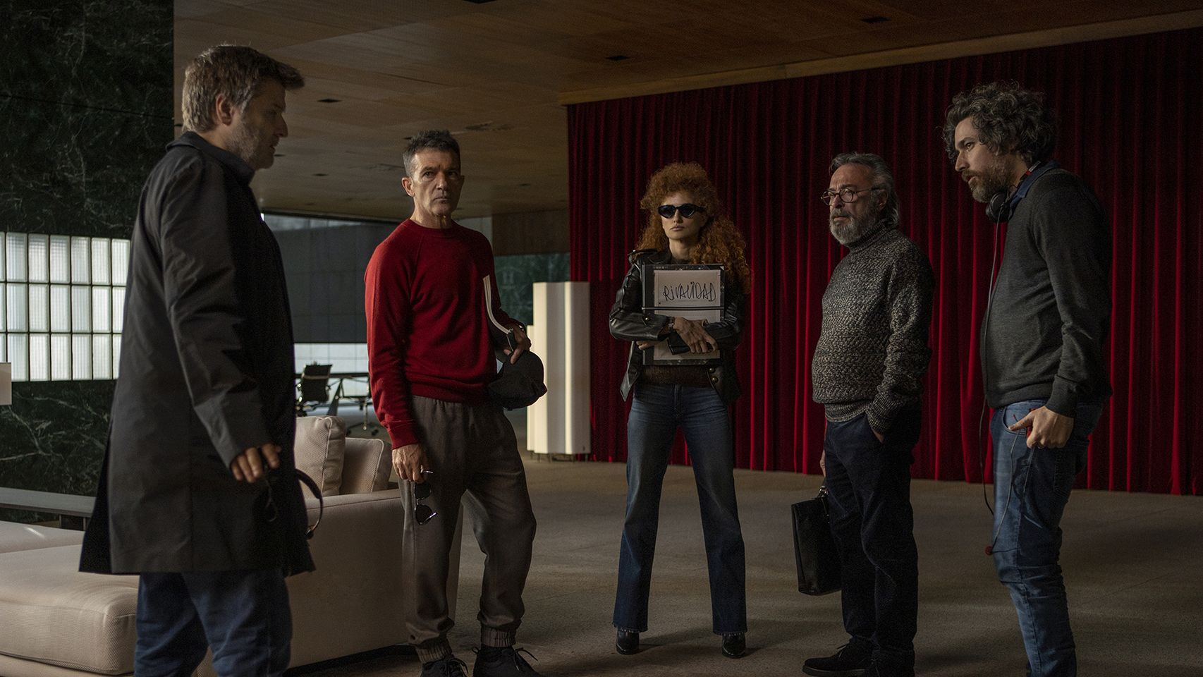 Gaston Duprat, Antonio Banderas, Penélope Cruz, Óscar Martínez y Gaston Duprat en el rodaje de 'Competencia Oficial'. Foto: Manolo Pavón