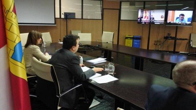 Reunión del consejero de Agricultura con representantes del sector agroalimentario de Castilla-La Mancha