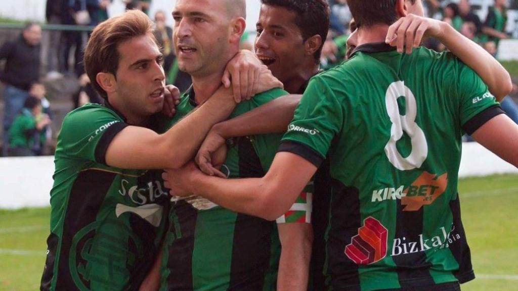 El Sestao River celebra un gol