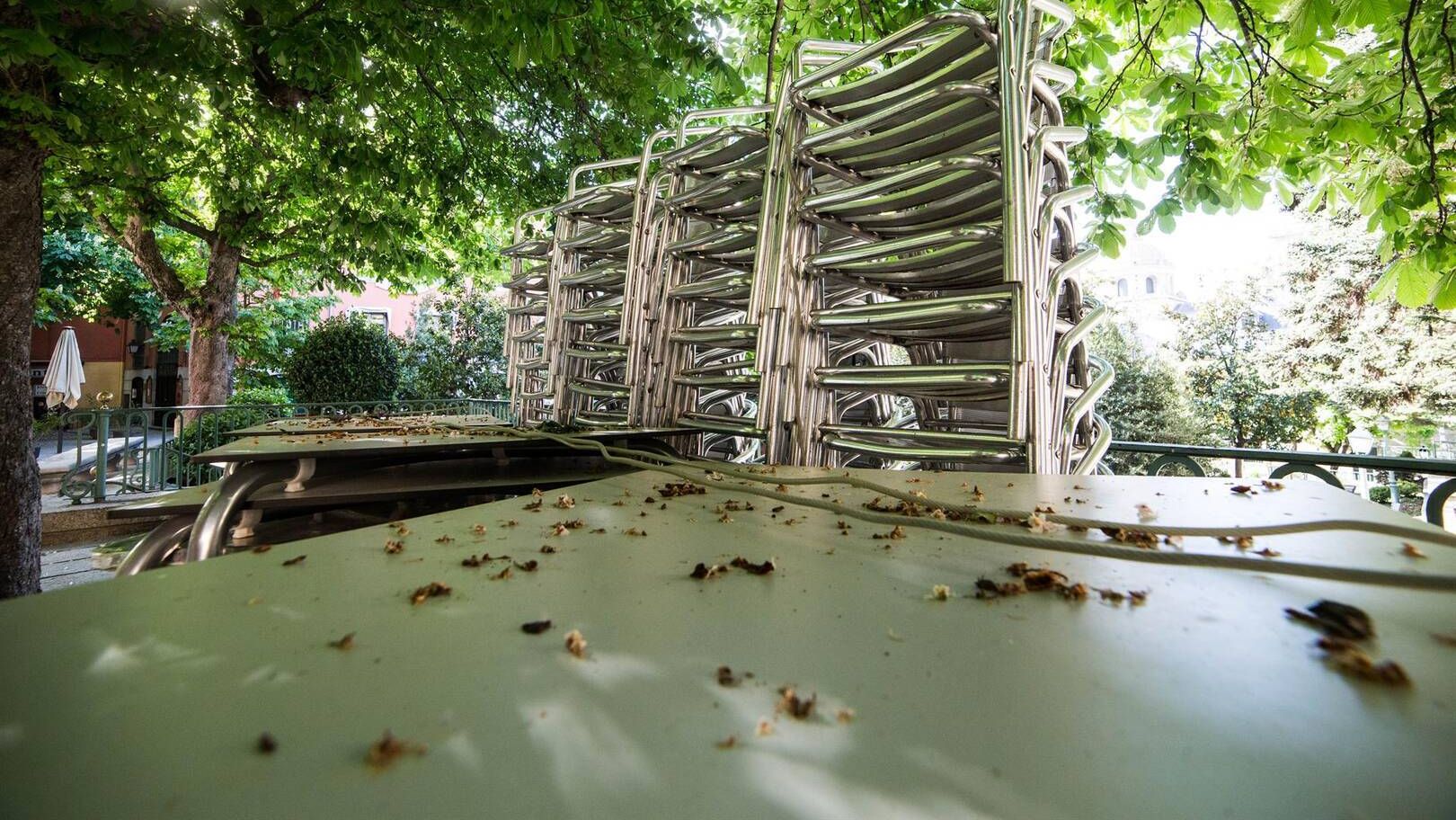 Una terraza cerrada por el estado de alarma ante la crisis del coronavirus. Foto: Europa Press