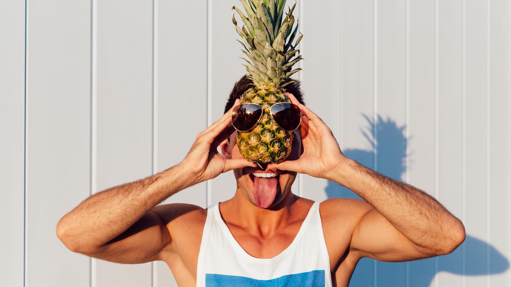 ¿Por qué la piña puede irritar la lengua?
