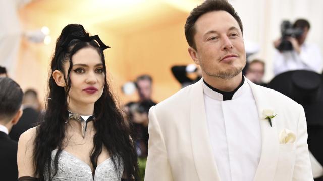 Grimes y Elon Musk durante la gala MET de 2018.