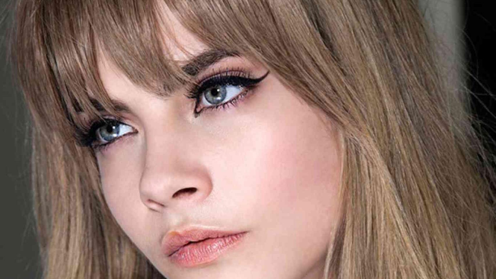 La modelo Cara Delevingne con flequillo.