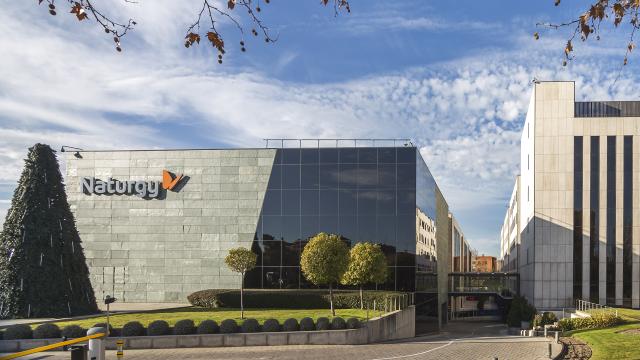 Rótulo en la sede de Naturgy.