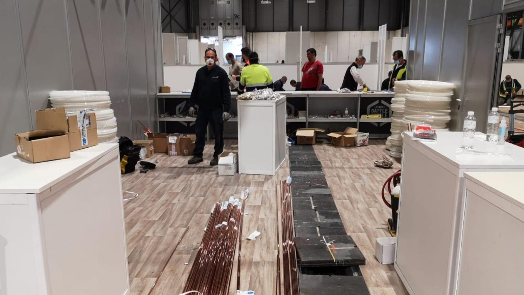 Montaje de las instalaciones en el hospital provisional de IFEMA