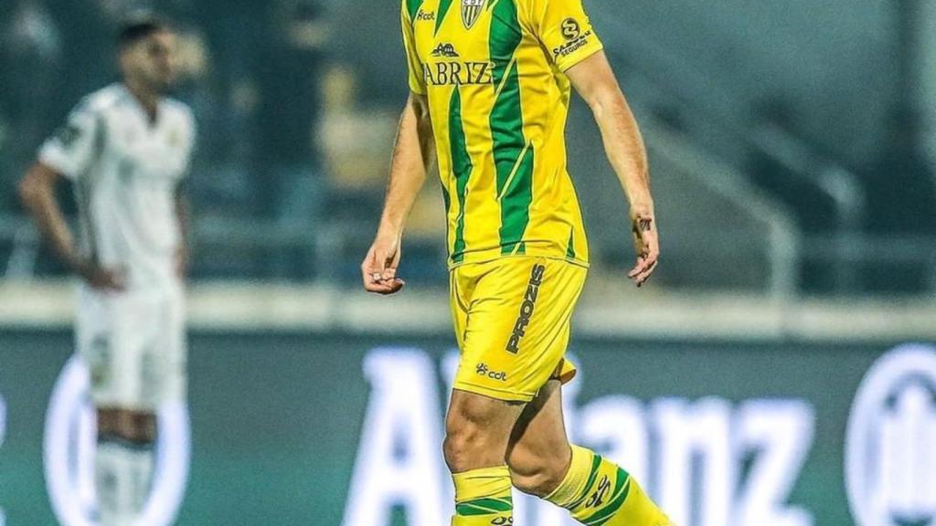 Pepelu García celebra un gol con el Tondela
