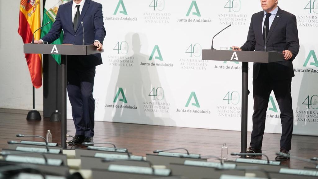 El vicepresidente de la Junta de Andalucía, Juan Marín, y el consejero de Presidencia, Elías Bendodo.