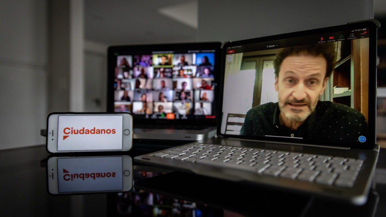 Edmundo Bal, durante una reunión telemática con sus compañeros.