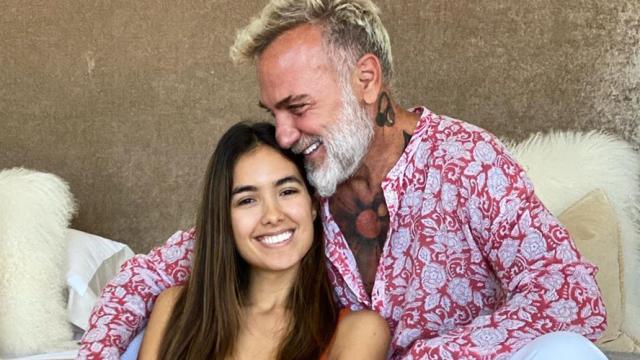 Gianluca Vacchi y Sharon Fonseca.