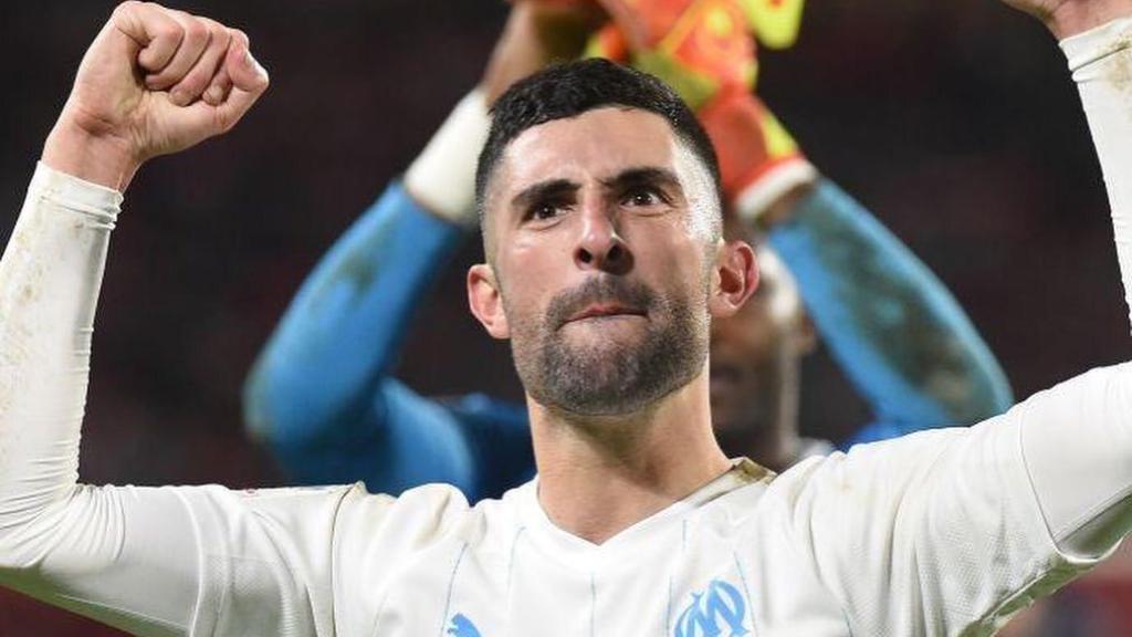 Álvaro González, en un partido del Olympique de Marsella. Foto: Instagram (@alvarogonzalez_)