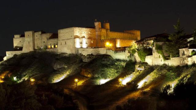 Una vista nocturna de Sigüenza
